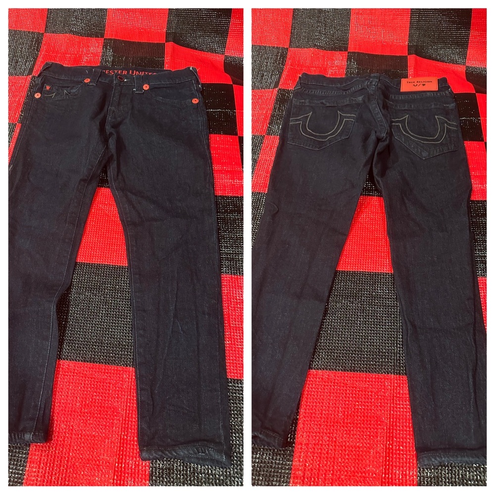 True Religion X Manchester United Rocco SE jeans
Size 29 inseam 25
Ankle Skinny